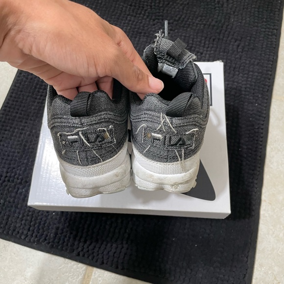 Filas - Picture 3 of 4